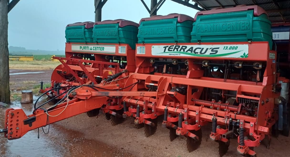 Plantadeira Articulada Planti Center Terracus 13000