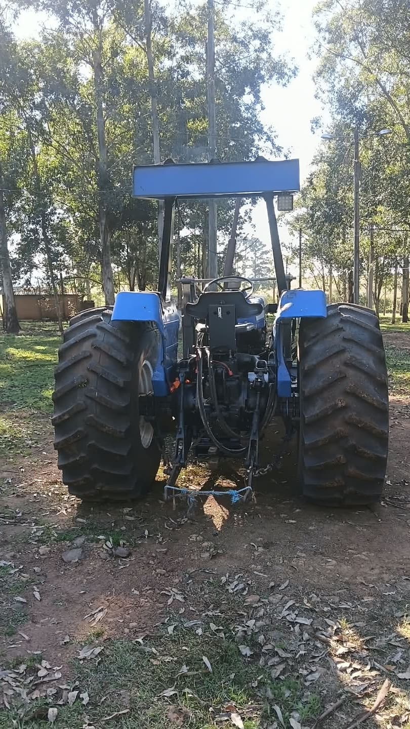 Trator com Conjunto Frontal - 4